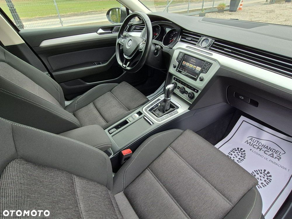 Volkswagen Passat - 17