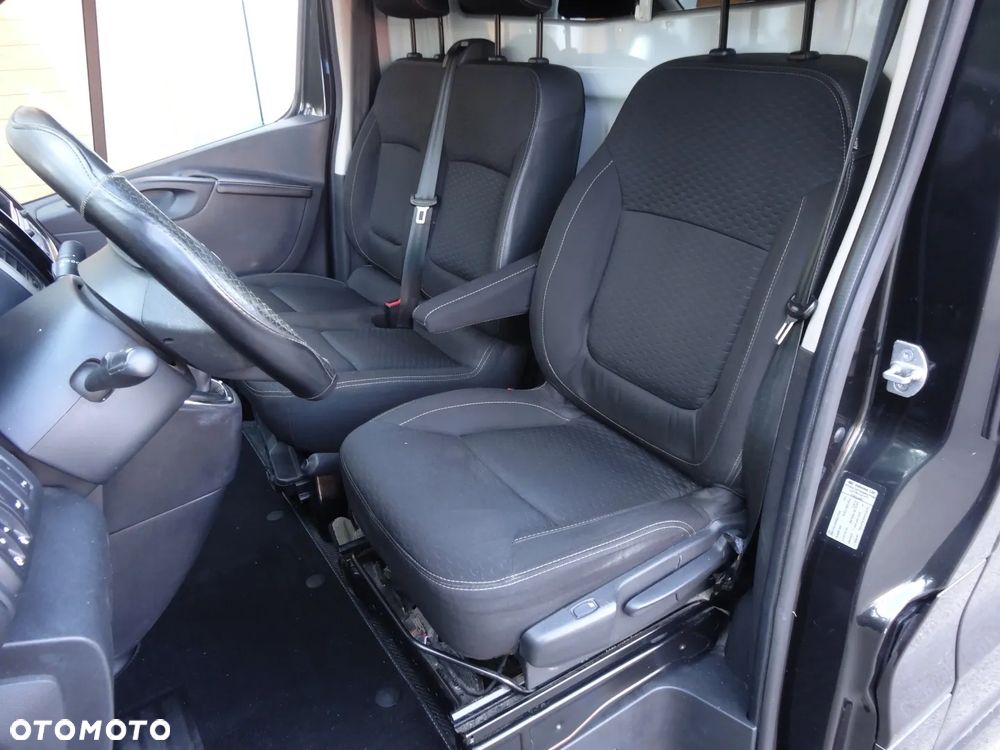Opel Vivaro - 23