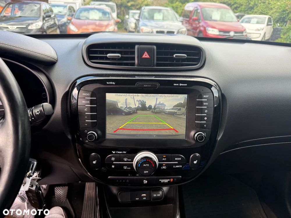 Kia Soul 1.6 CRDI Dream Team Edition - 15