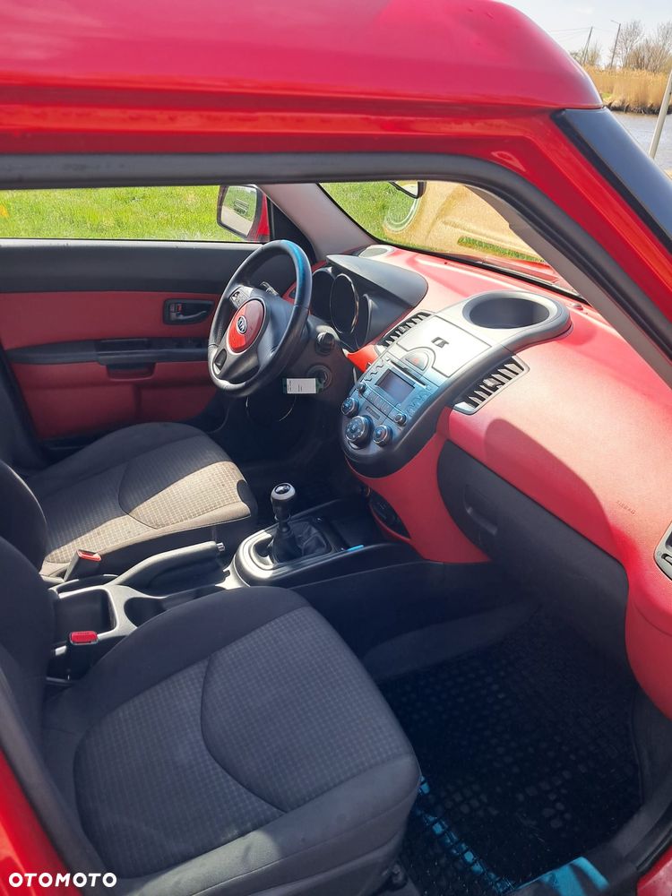 Kia Soul 1.6 L - 6