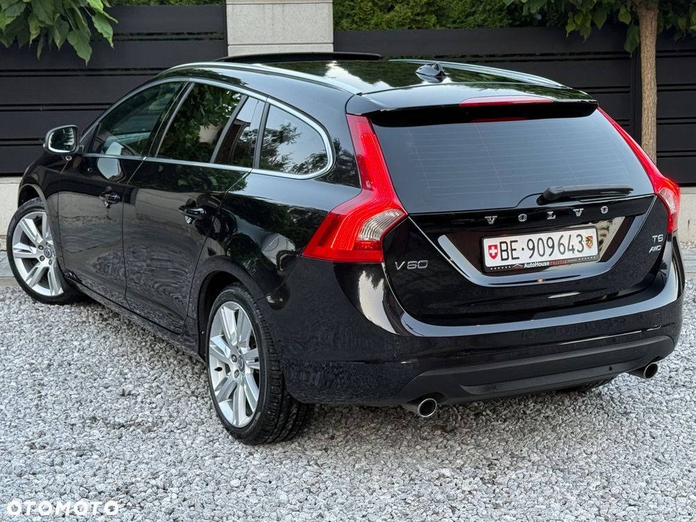 Volvo V60 T6 AWD Geartronic Momentum - 9