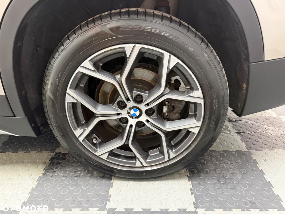 BMW X1 xDrive20i - 20