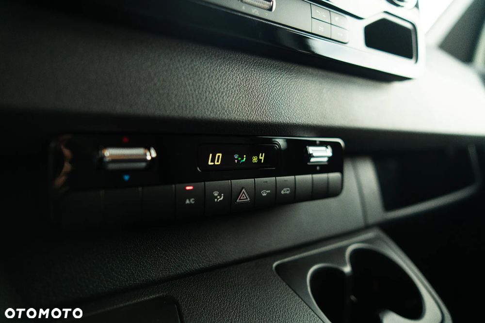 Mercedes-Benz Sprinter - 10
