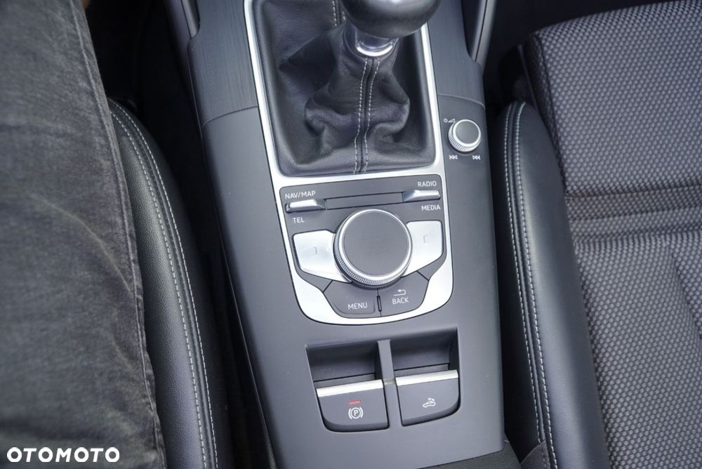 Audi A3 Cabrio 1.4 TFSI S line Sportpaket - 17