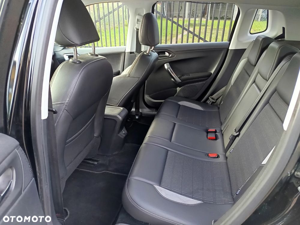 Peugeot 2008 1.6 e-HDi Allure S&S - 11