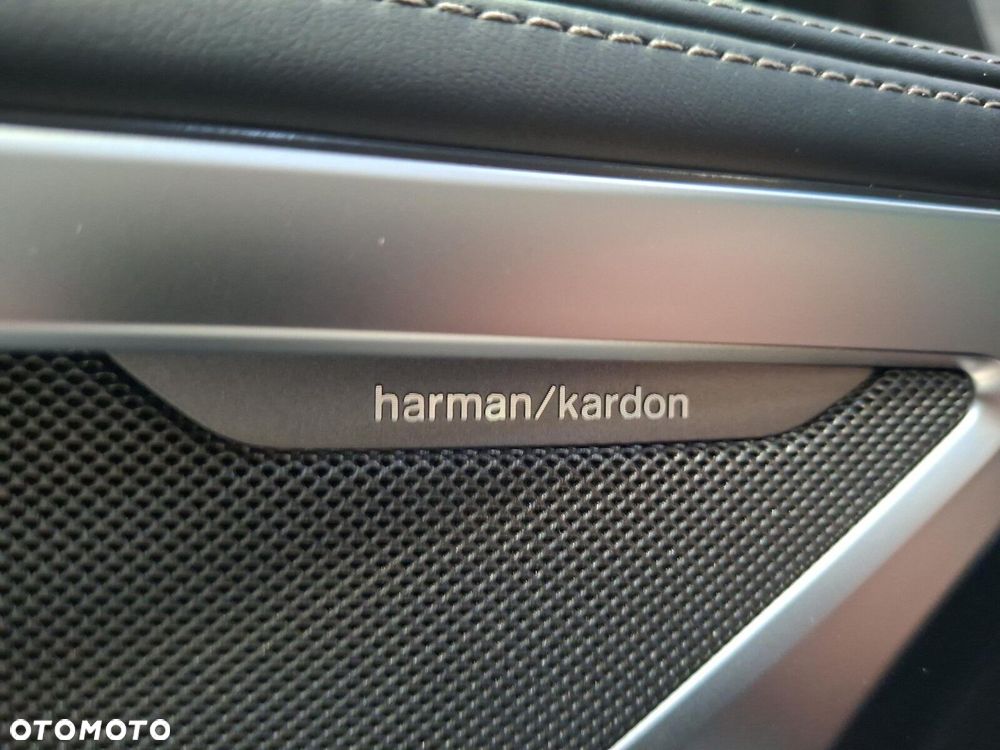 BMW Seria 8 840i - 22