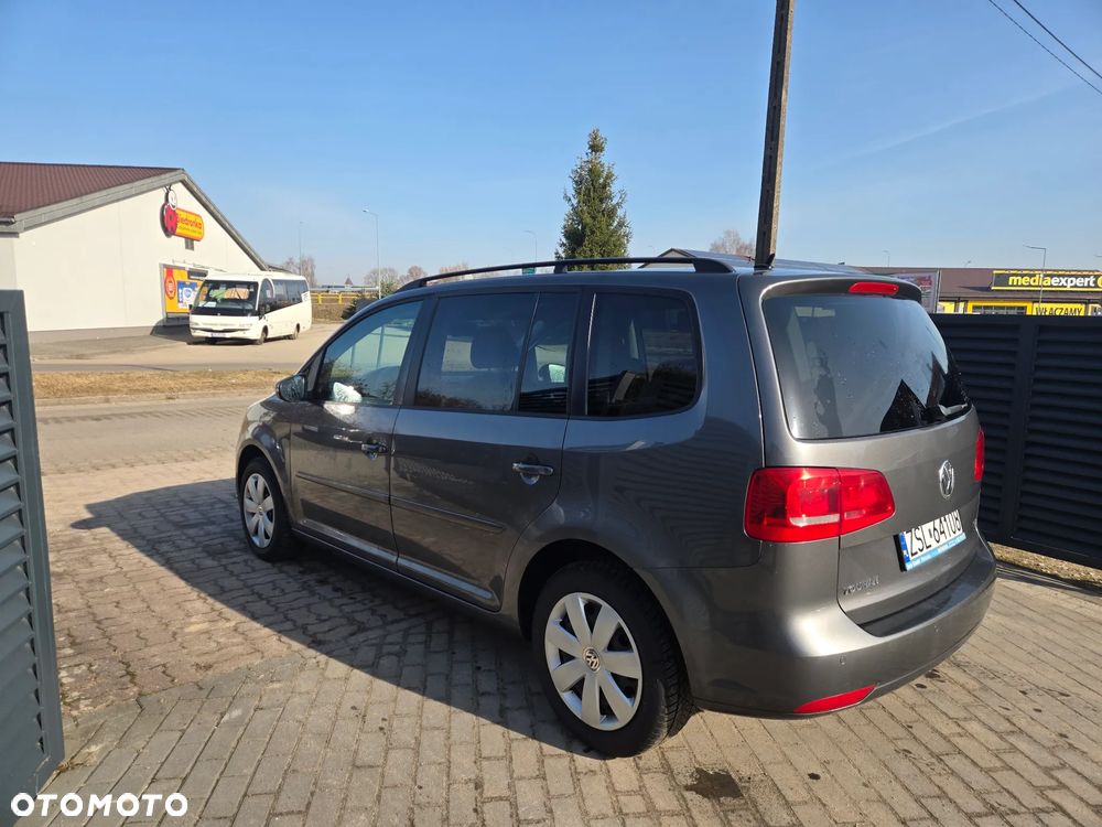 Volkswagen Touran - 5