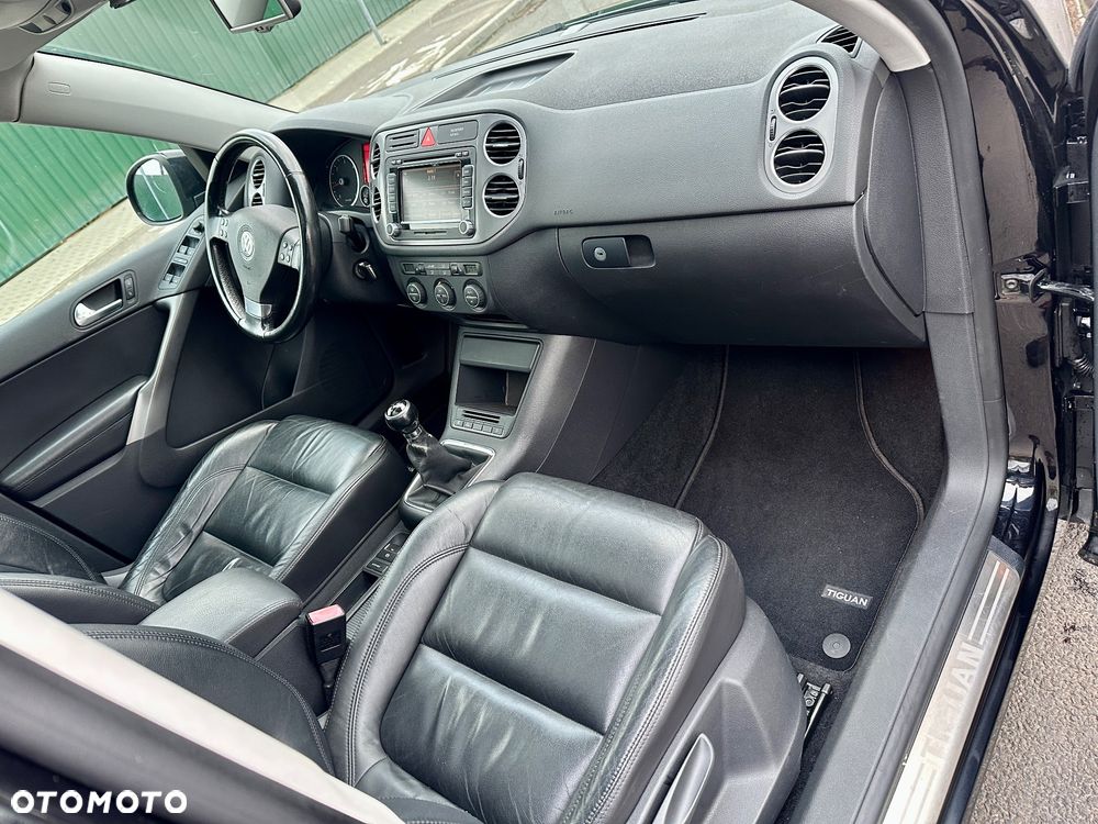 Volkswagen Tiguan 2.0 TDI DPF 4Motion Track & Style - 24