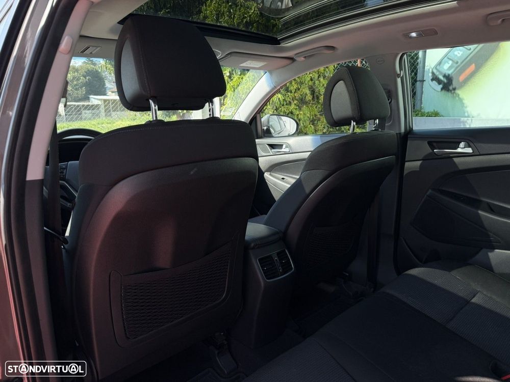 Hyundai Tucson 1.7 CRDi Executive - 17