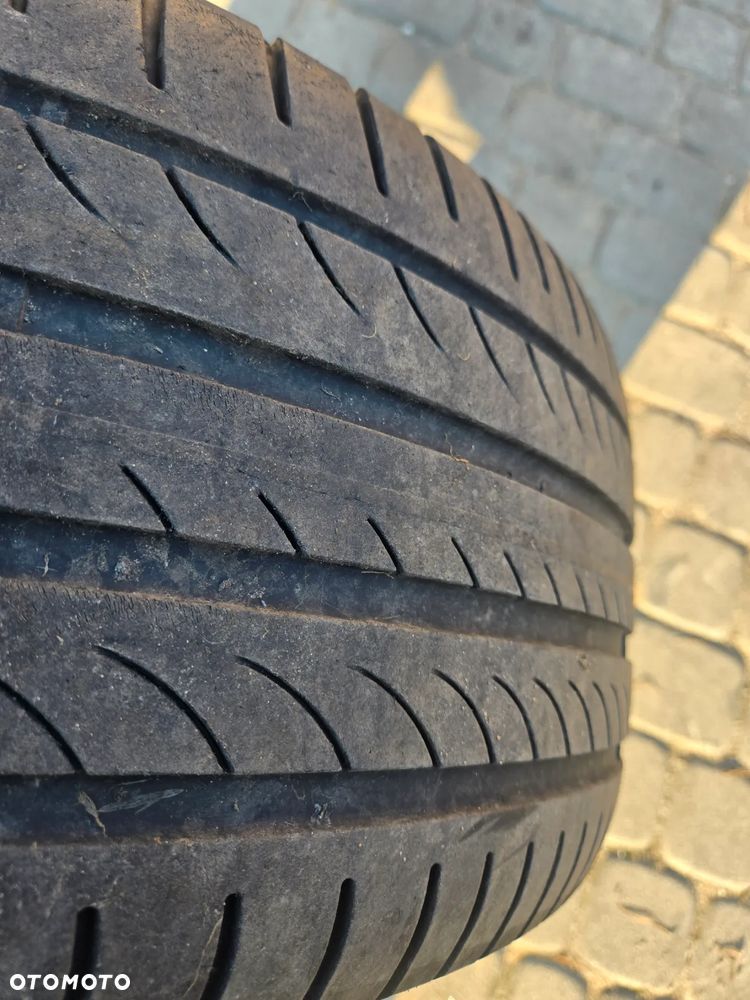 OPONY PIRELLI POWERGY 245 40 18 LATO - 1