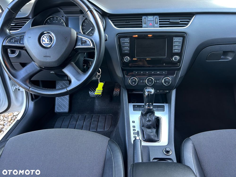 Skoda Octavia 1.6 TDI DPF DSG Elegance - 23