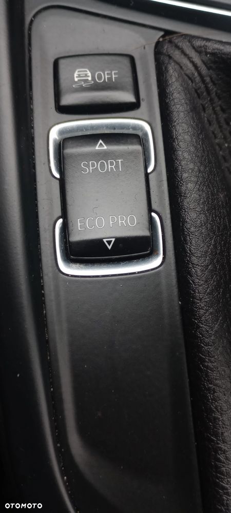 BMW Seria 3 318d DPF Edition Sport - 15