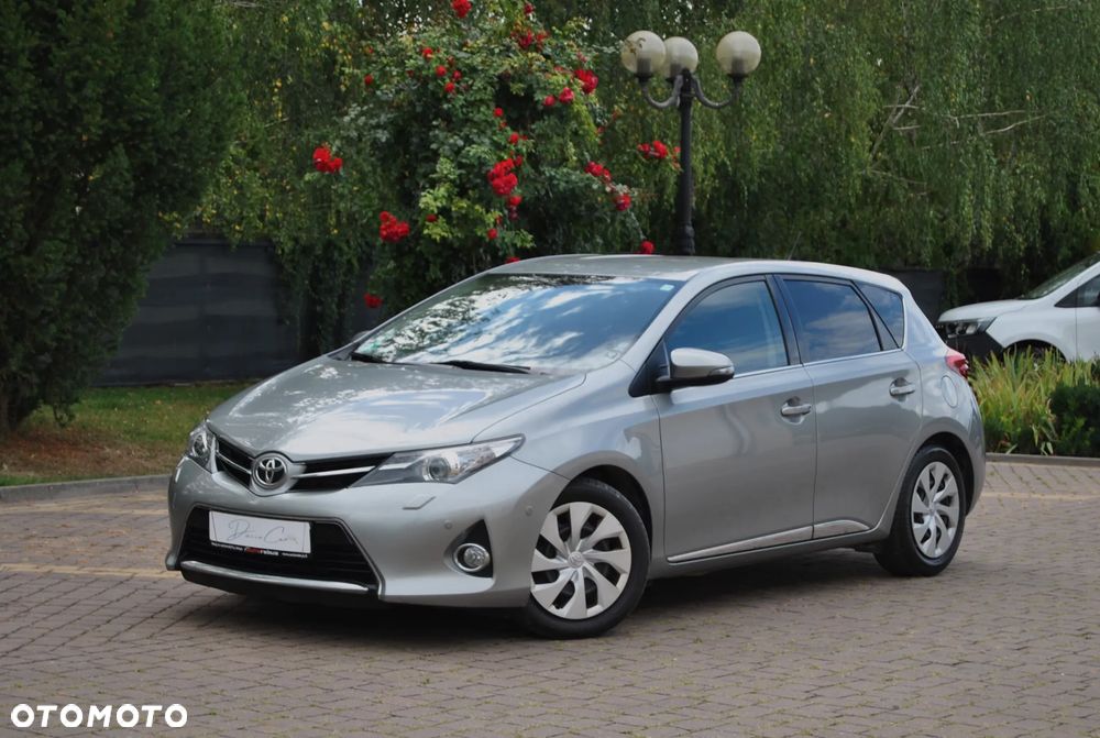 Toyota Auris 2.0 D-4D Comfort - 1
