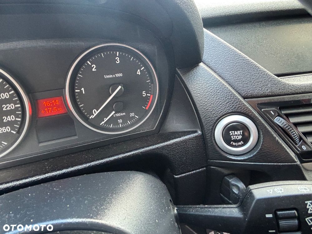 BMW X1 sDrive16d xLine - 30