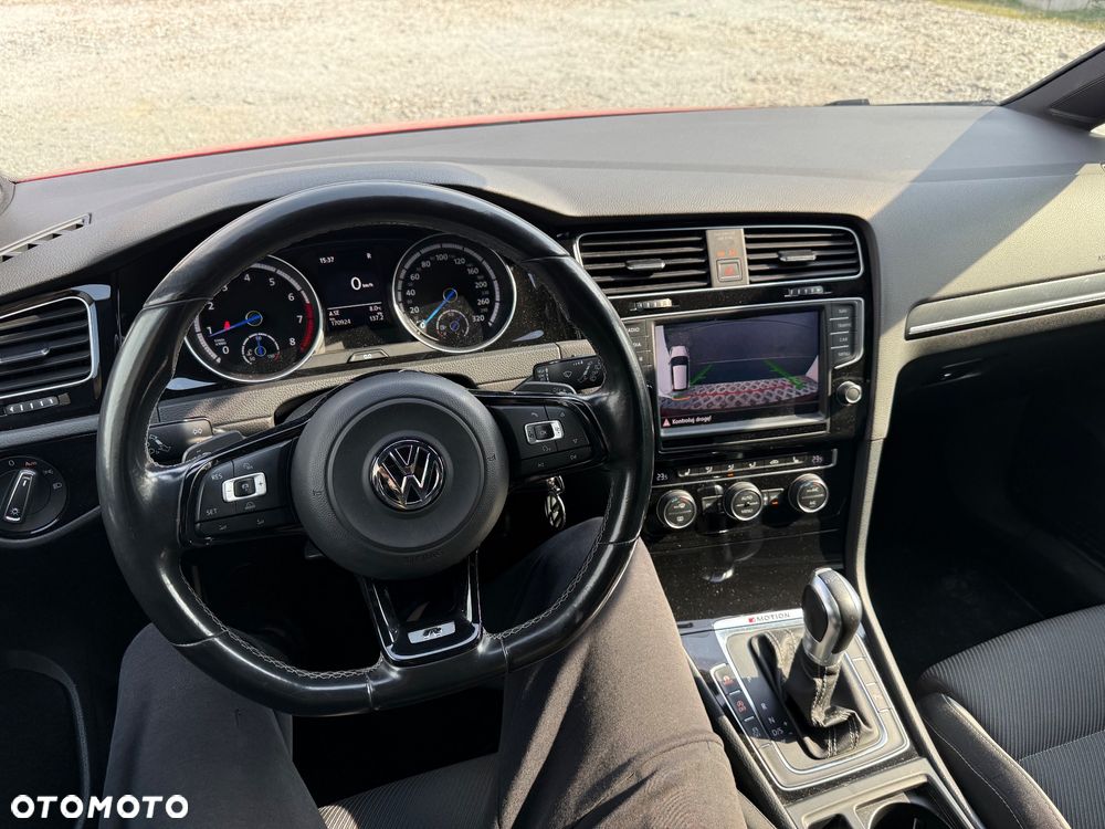 Volkswagen Golf - 10