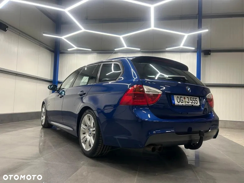 BMW Seria 3 325xi Touring - 16