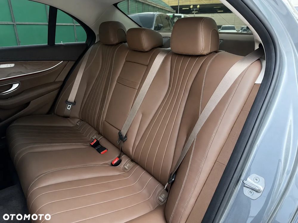 Mercedes-Benz Klasa E 220 d 4Matic 9G-TRONIC Exclusive - 15