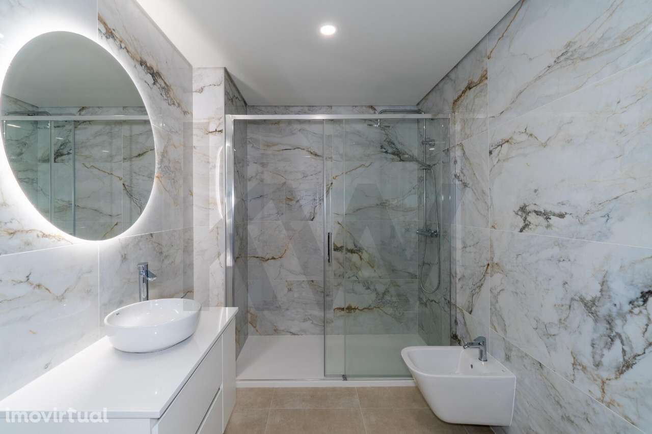 T3 NOVO A ESTREAR | Totalmente Equipado | Exposição Sul/Norte | Vila R - Grande imagem: 3/25