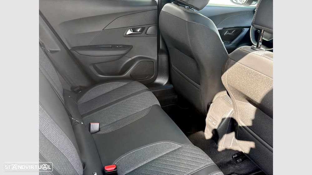 Peugeot 2008 1.2 Hybrid Allure e-DCS6 - 16