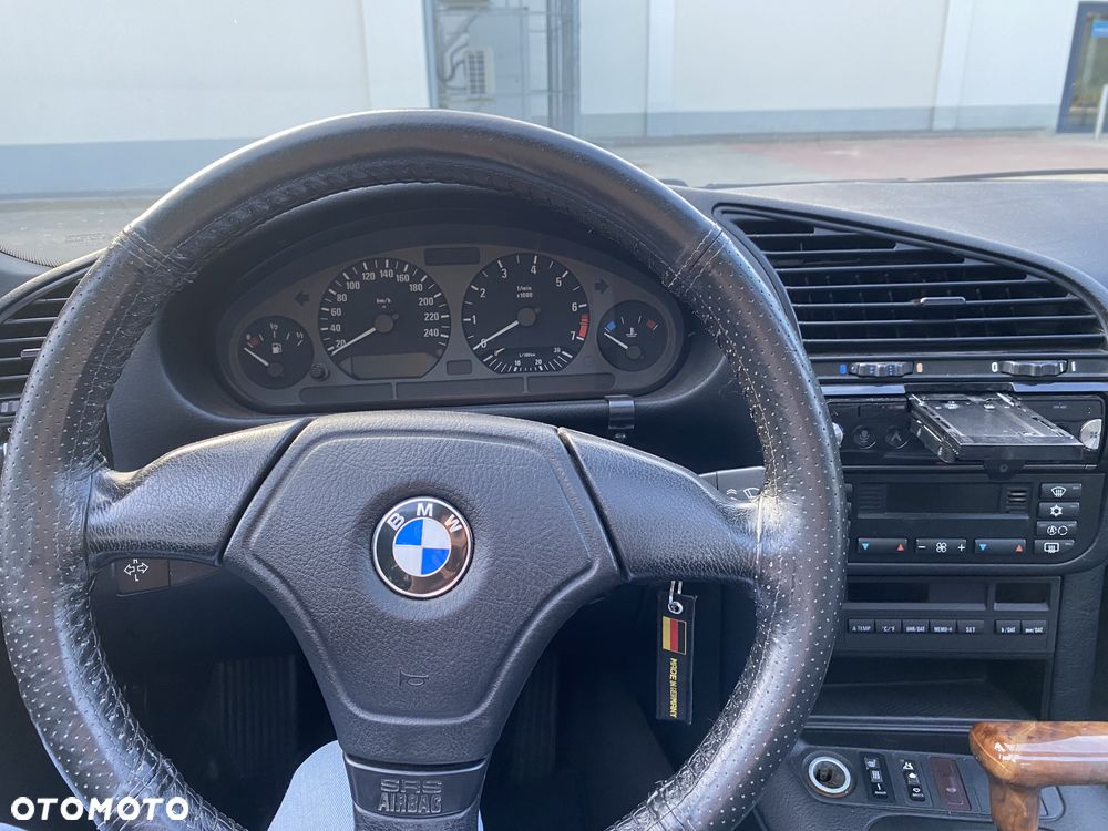 BMW Seria 3 - 16