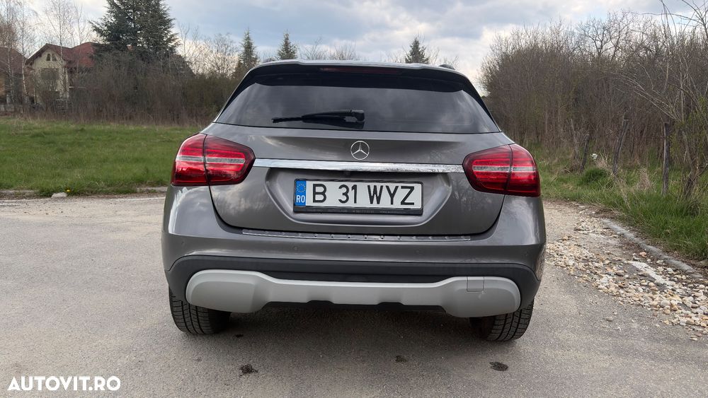 Mercedes-Benz GLA - 7