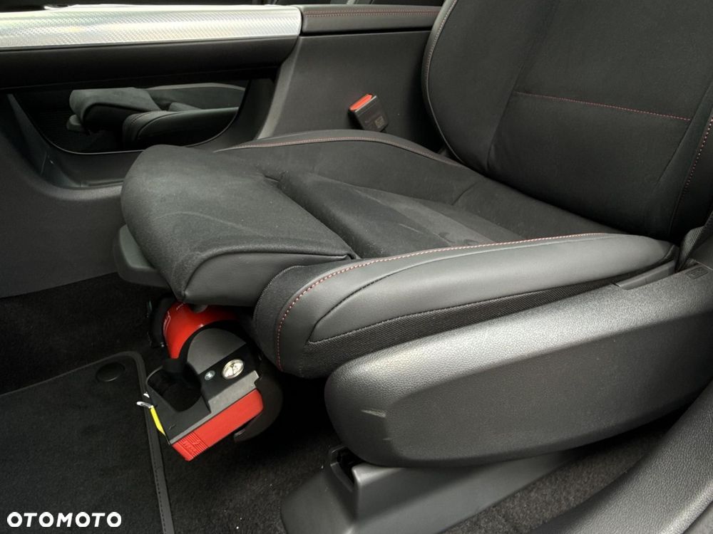 Mercedes-Benz GLB - 14