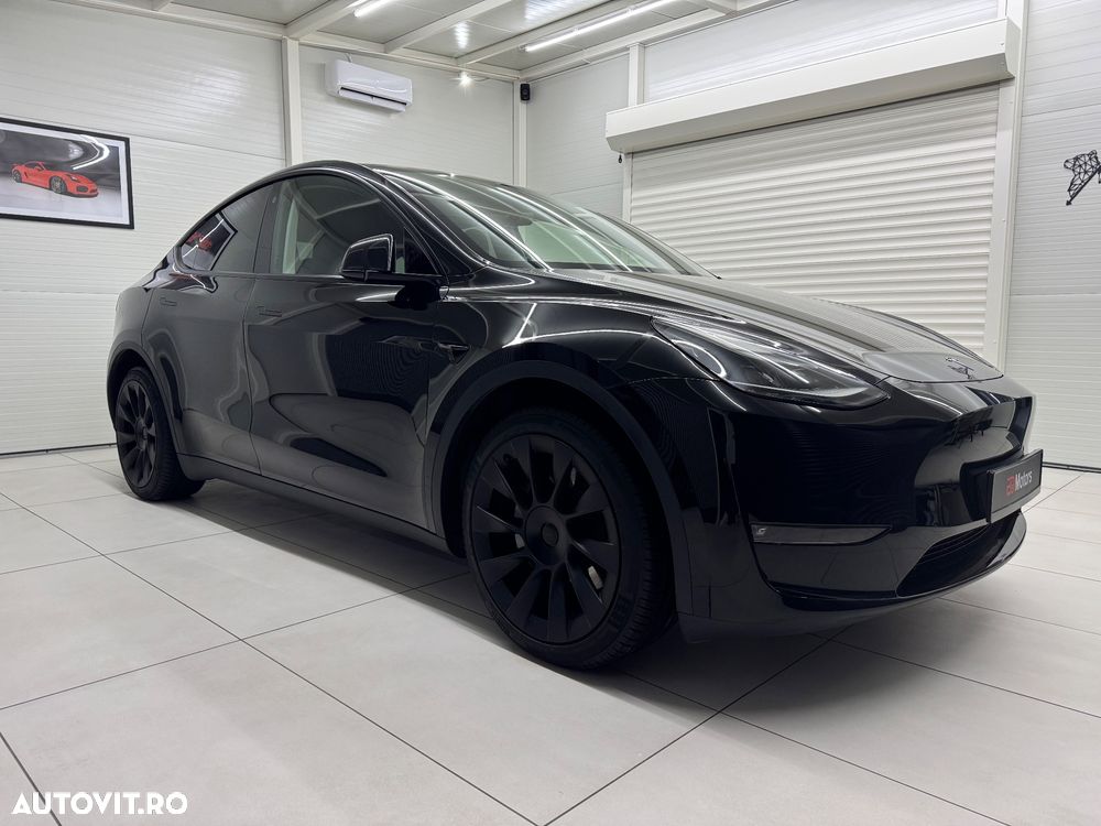 Tesla Model Y Long Range Dual Motor AWD - 3