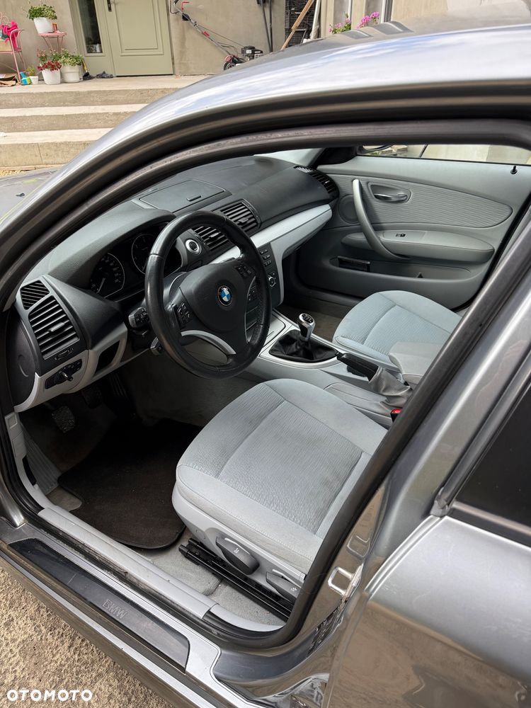 BMW Seria 1 118d DPF - 11