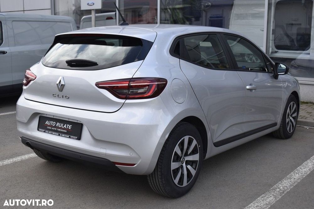 Renault Clio - 8