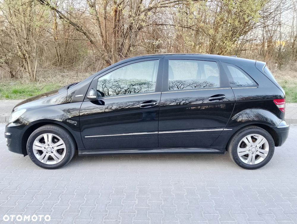 Mercedes-Benz Klasa B 180 BlueEFFICIENCY SPORT EDITION - 2