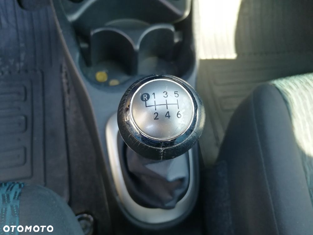 Toyota Yaris 1.33 Premium - 17