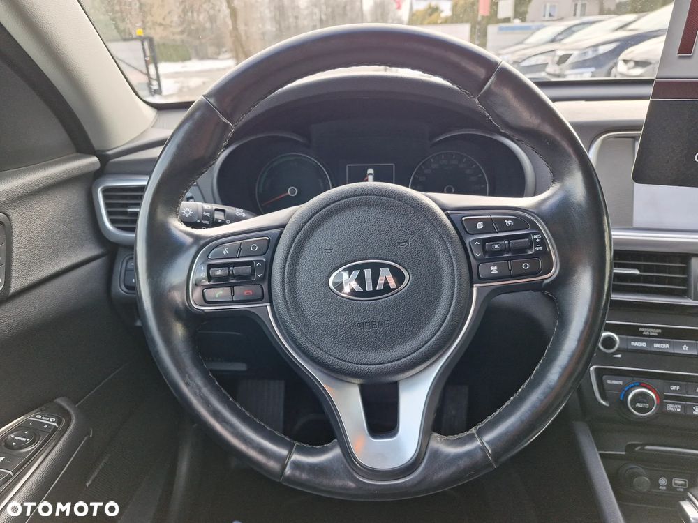 Kia Optima - 32