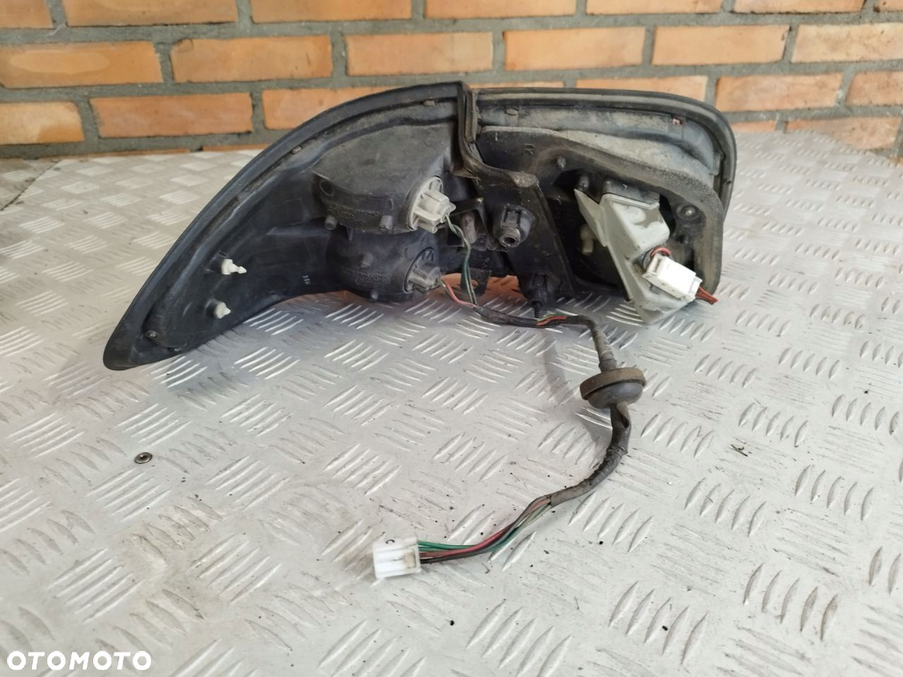 LAMPA PRAWA TYLNA MAZDA XEDOS KOMPLET - 2