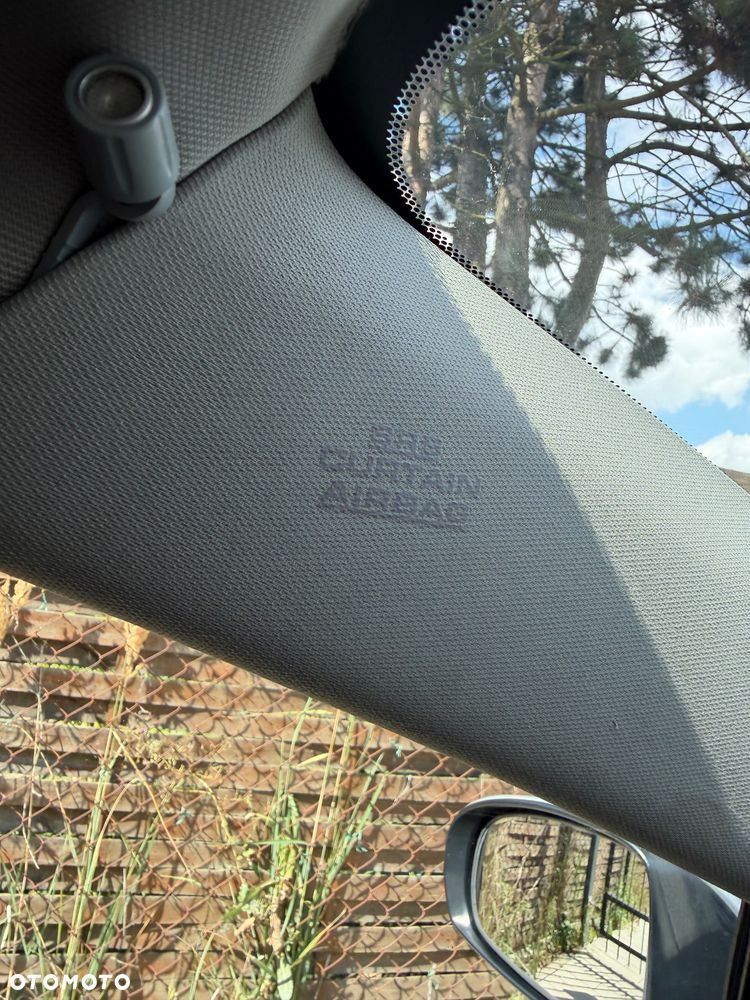 Toyota Avensis 1.8 Sol plus NAVI - 23