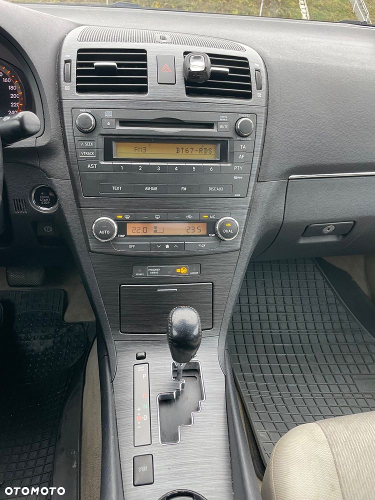 Toyota Avensis 2.0 Premium EU5 MS - 13