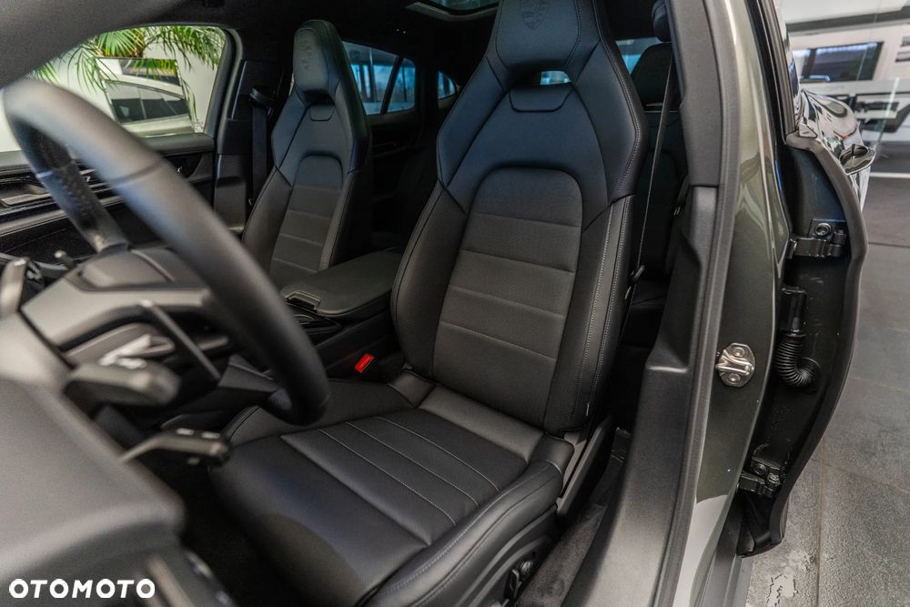Porsche Panamera 4 E-Hybrid PHEV - 9