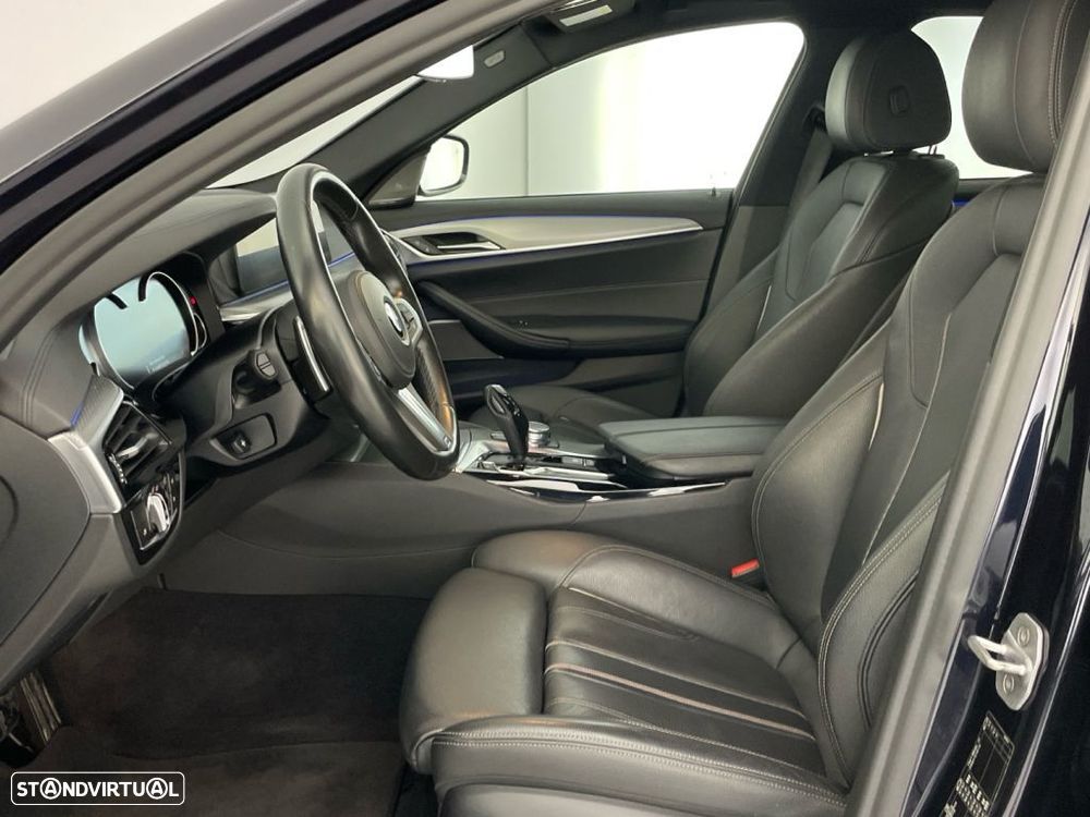 BMW 550 i xDrive Auto - 11