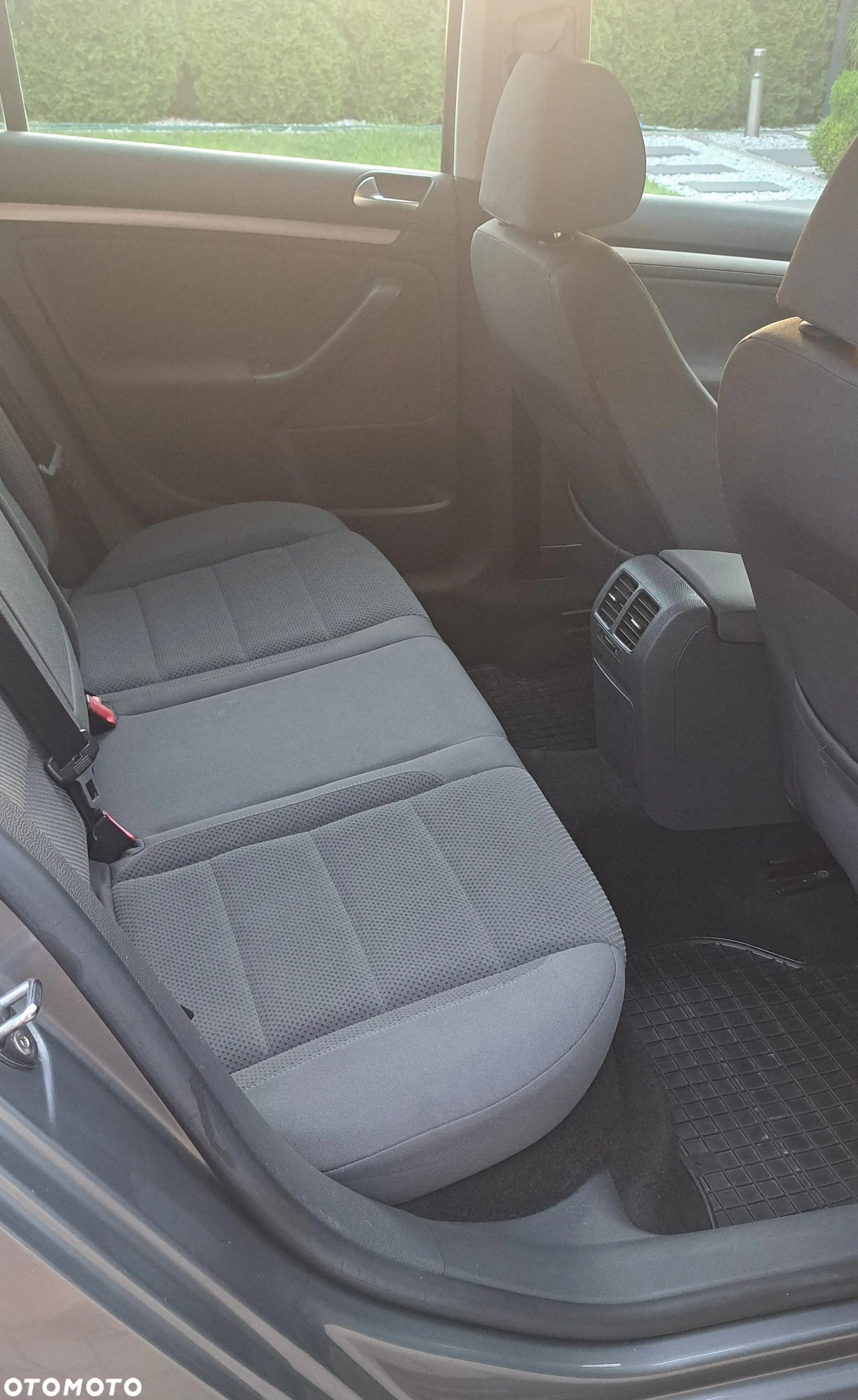 Volkswagen Golf - 11