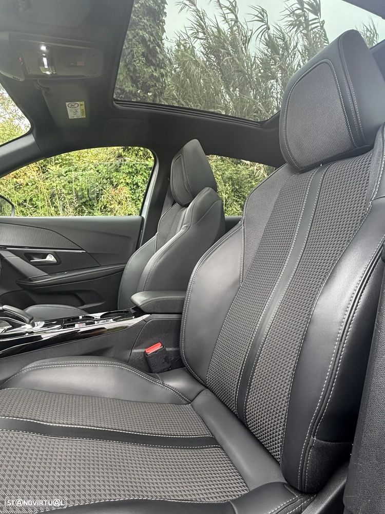 Peugeot e-208 50 kWh GT - 19