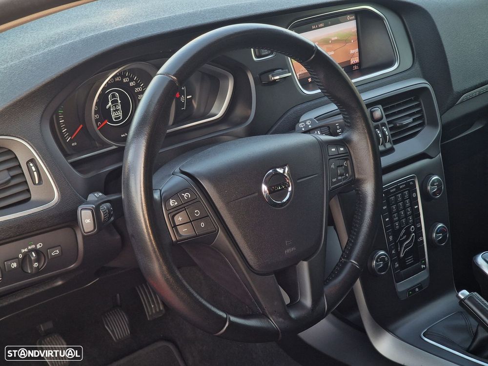 Volvo V40 Cross Country 2.0 D3 - 16