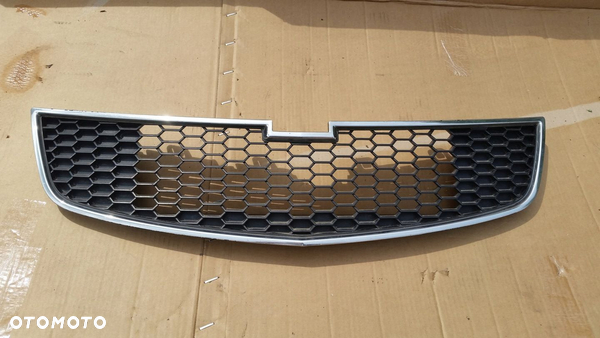 ATRAPA GRILL CHEVROLET CRUZE J300 08- 12 96850786
