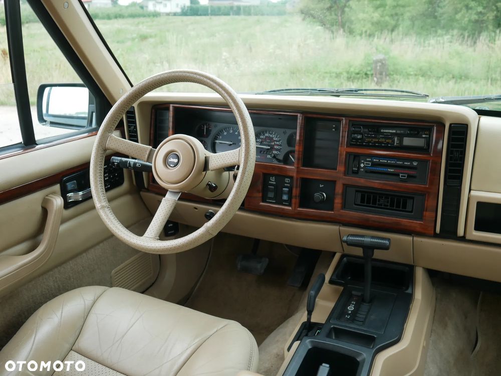 Jeep Cherokee 4.0 Limited - 24