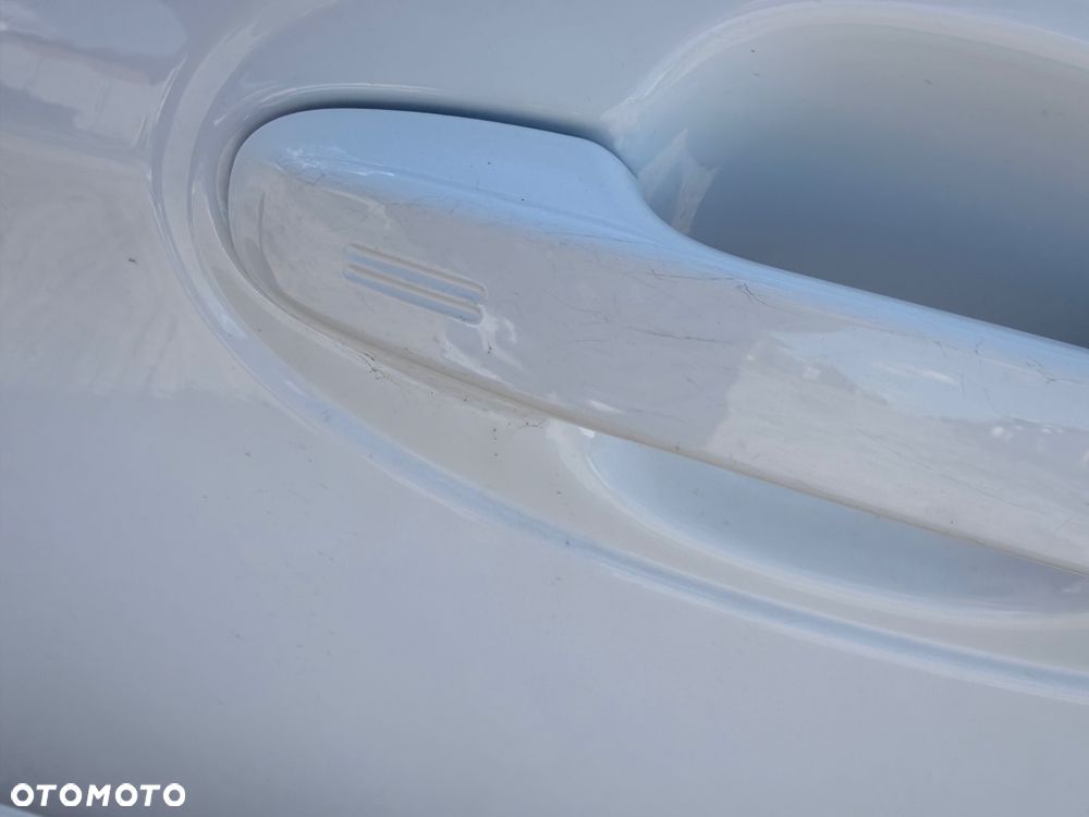 Toyota Yaris Hybrid 100 Premium - 7