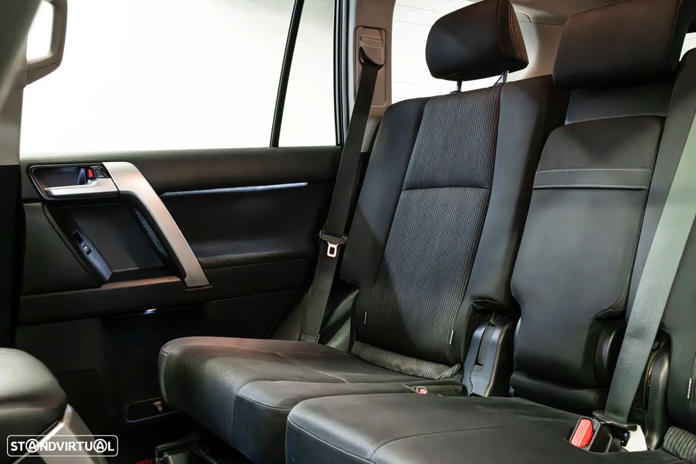 Toyota Land Cruiser Prado - 12