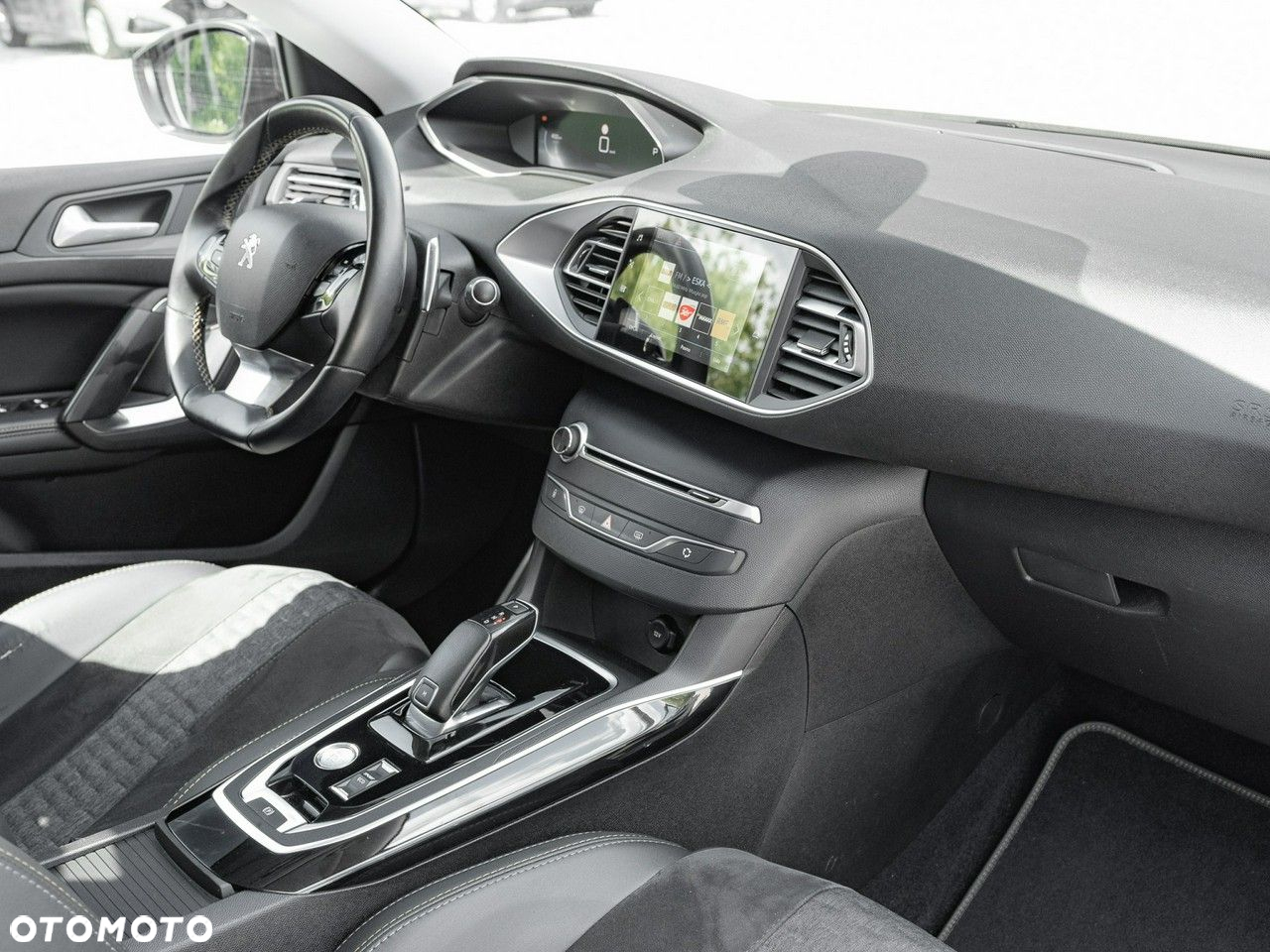 Peugeot 308 1.5 BlueHDi Road Trip S&S EAT8 - 33