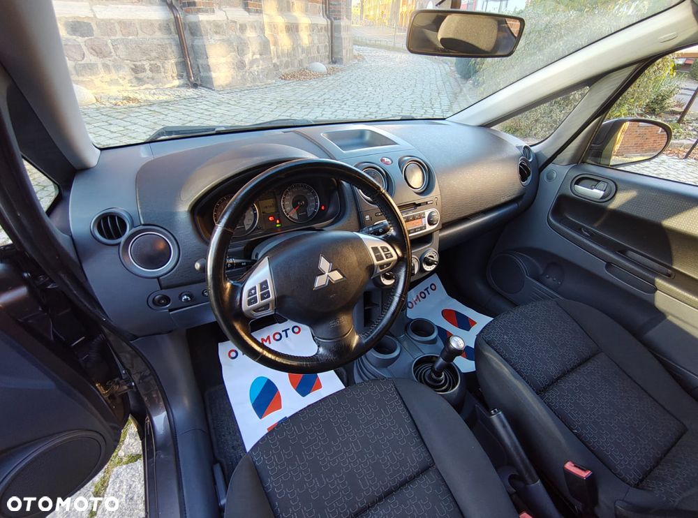 Mitsubishi Colt - 14