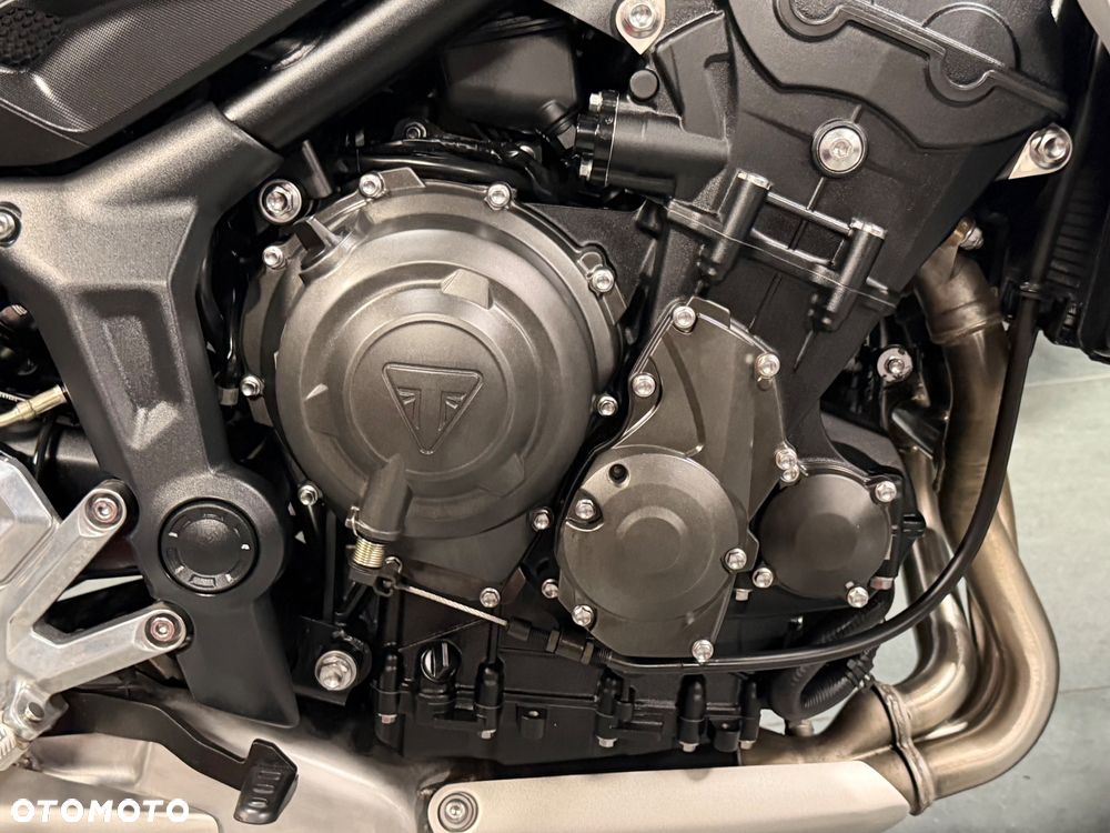 Triumph Trident - 16