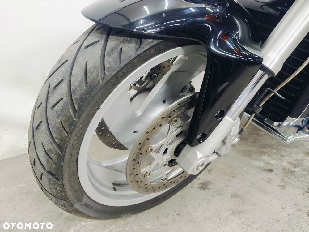 Suzuki Intruder - 20