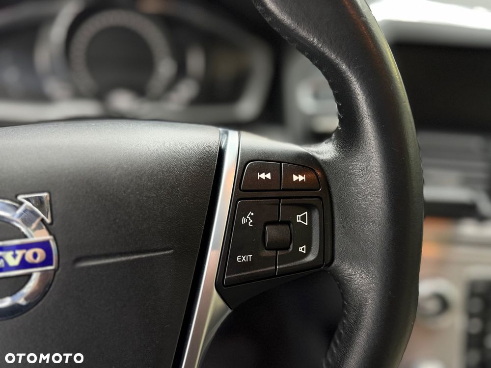 Volvo XC 60 D4 AWD Momentum - 17