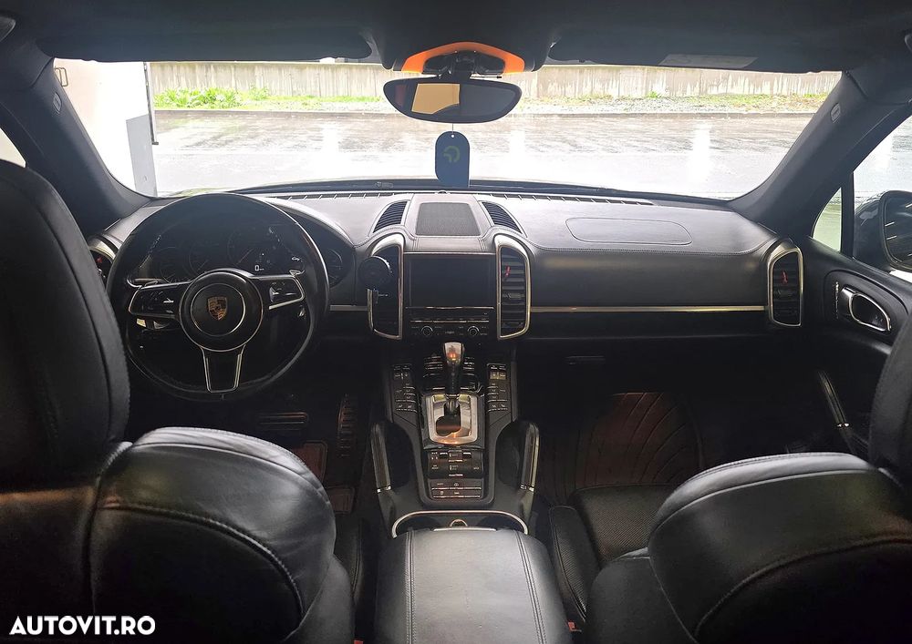 Porsche Cayenne - 11